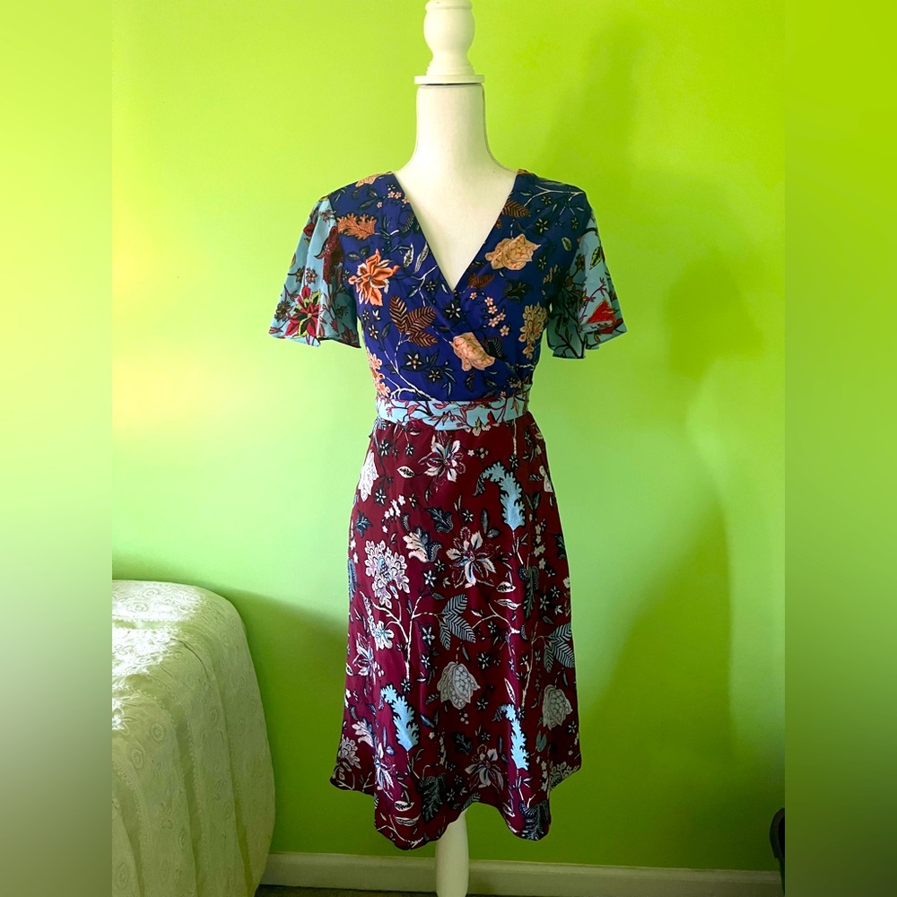 Diane von Furstenberg Flutter sleeve floral silk wrap dress -  Mindy Kaling 4
